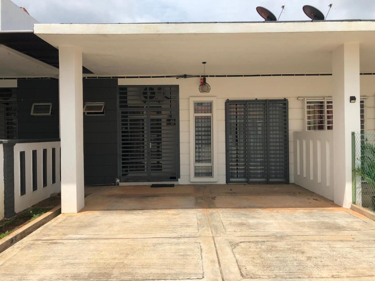 Evergreen 1 Homestay Kuantan Exteriör bild