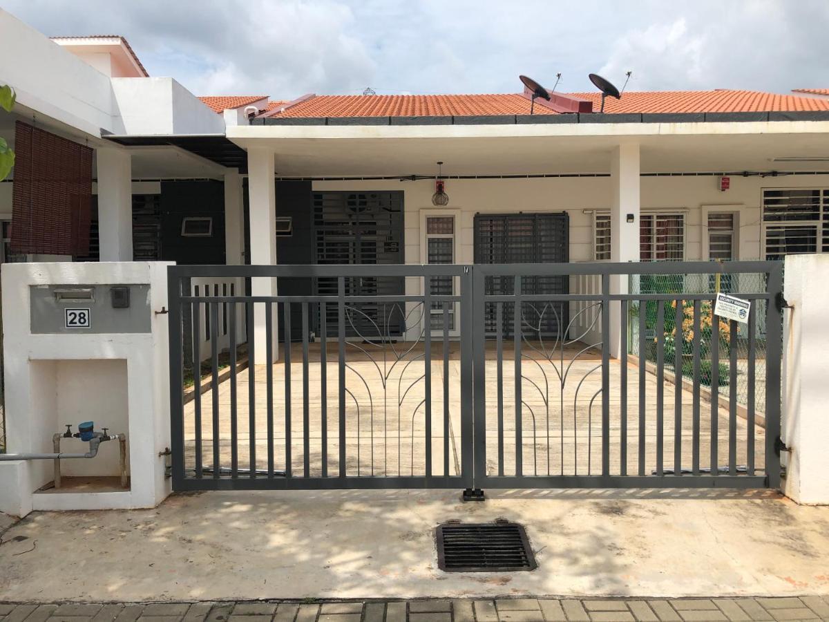 Evergreen 1 Homestay Kuantan Exteriör bild